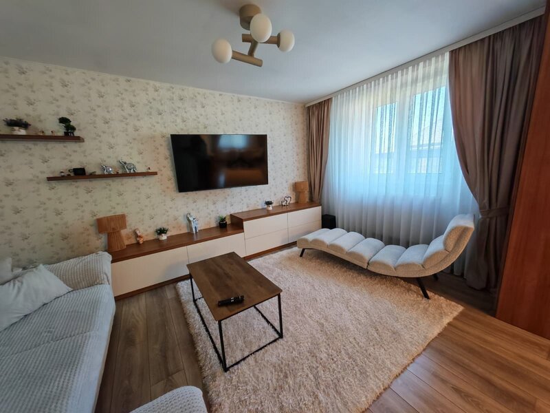 Casa individuala de vanzare in Cretesti–Vidra, 255 mp, teren 675 mp,